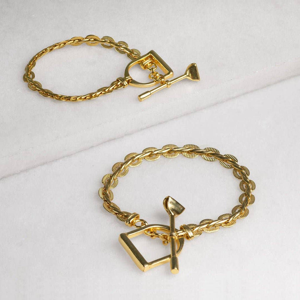Portia T-Bar Horseshoe Bracelet in Gold